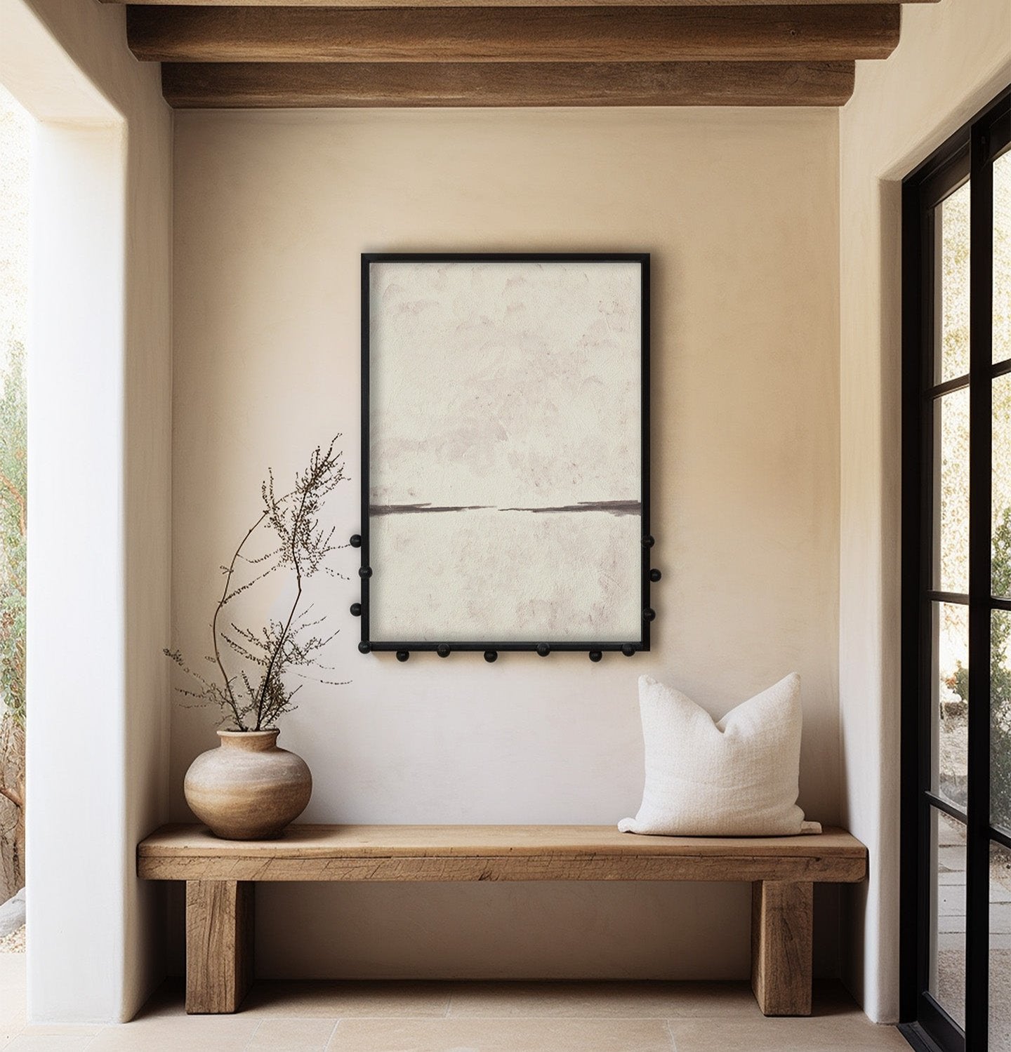 Ein handgefertigtes Wandbild aus der Serie "Horizon" von House of Gallerista, eingerahmt in einem einzigartigen Holzrahmen mit dekorativen schwarzen Holzkugeln. Dieses anpassbare Kunstwerk besticht durch sein minimalistisches Design und die strukturierte Oberfläche, wodurch es individuell auf jeden Raum und Stil abgestimmt werden kann.