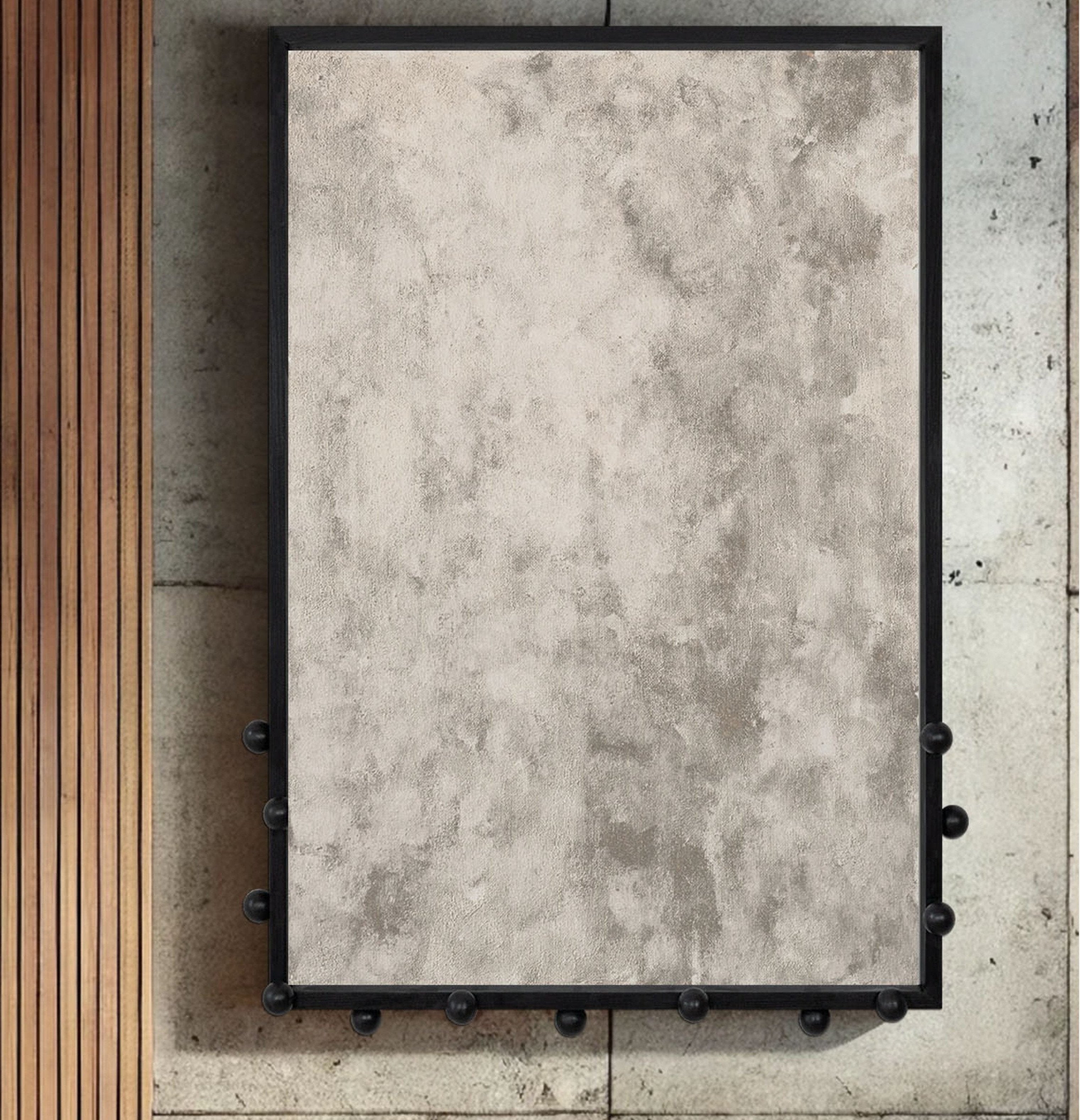Elegantes Wandbild aus der CLOUDS Serie von House of Gallerista – gefertigt aus hochwertigen Materialien mit schwarzem Rahmen & Kugel-Details für moderne Wohnräume.
